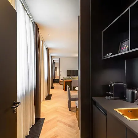 Hotel Maximilian’s
