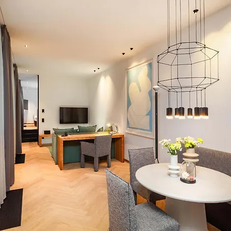 Maximilian’s Hotel 5*
