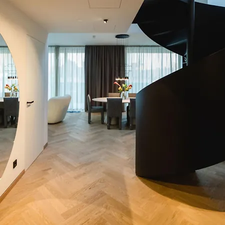 Hotel Maximilian's