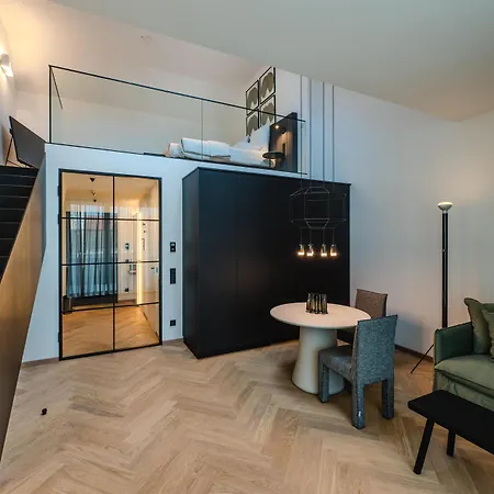 Maximilian's Hotel 5*